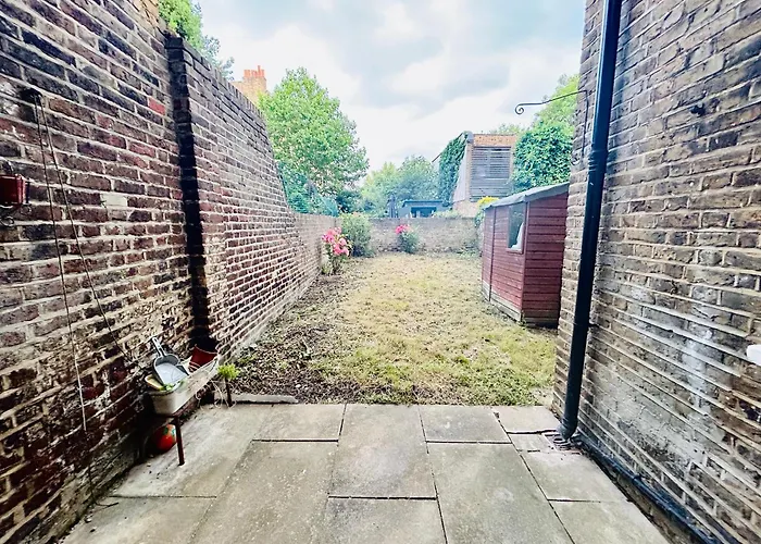Charming 2 Bedroom Central London Family Home